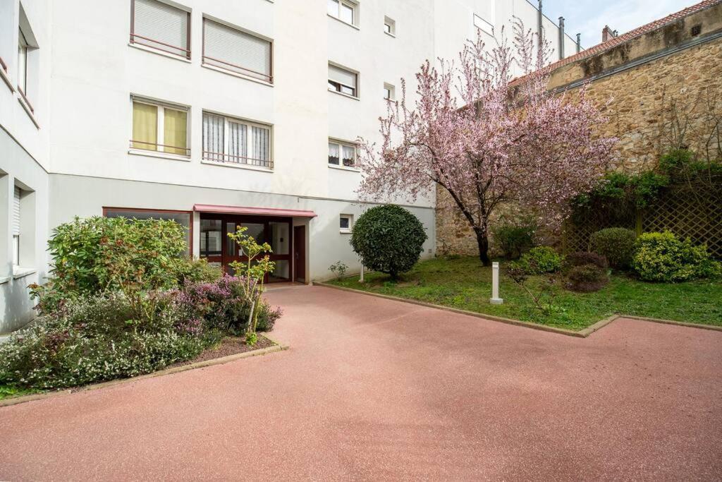 Grand Studio L Parking Prive L Centre Ville Limoges Exterior photo